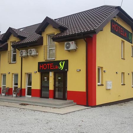 Hotelik Sj Лодз Екстериор снимка
