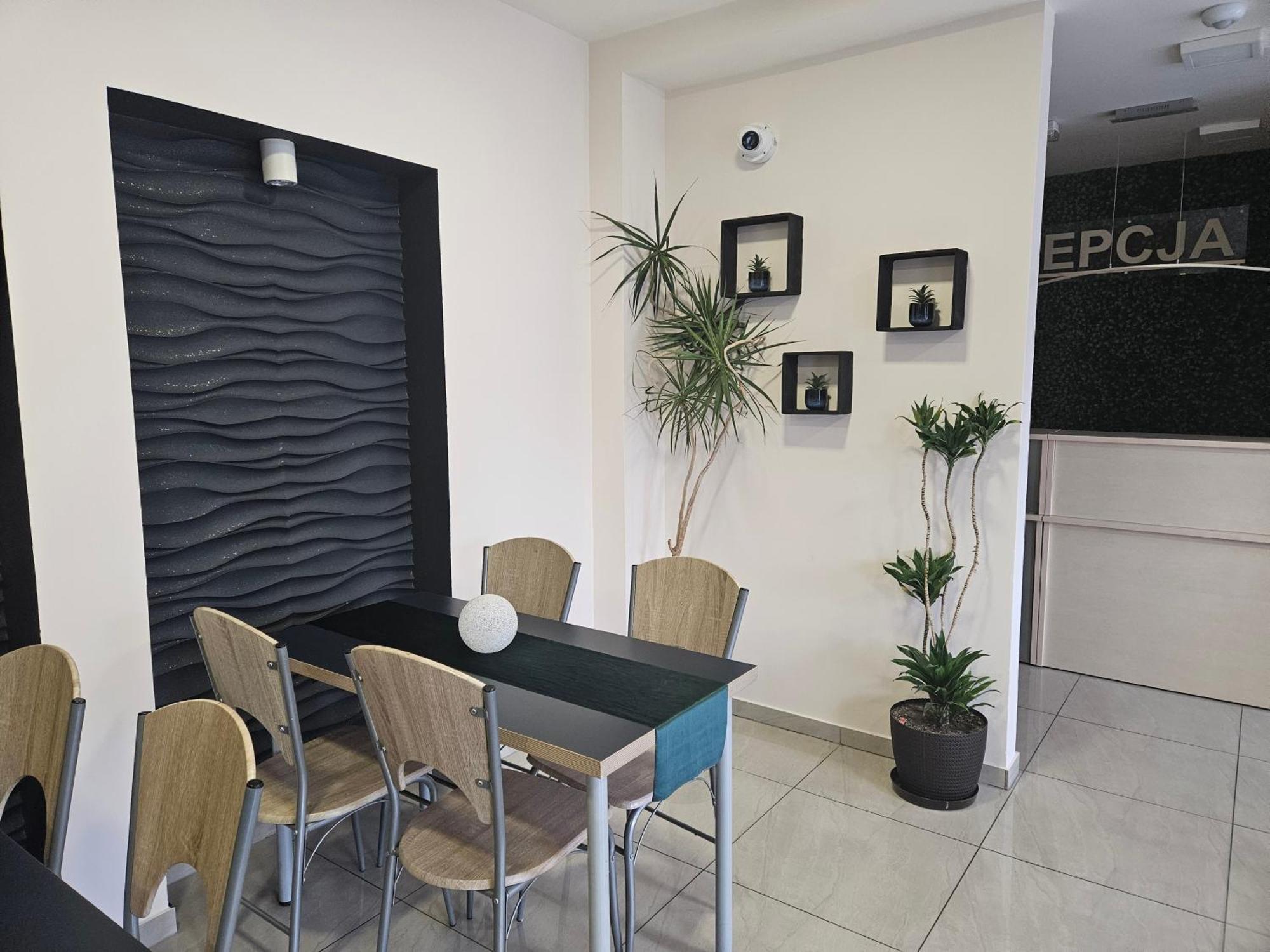 Hotelik Sj Лодз Екстериор снимка